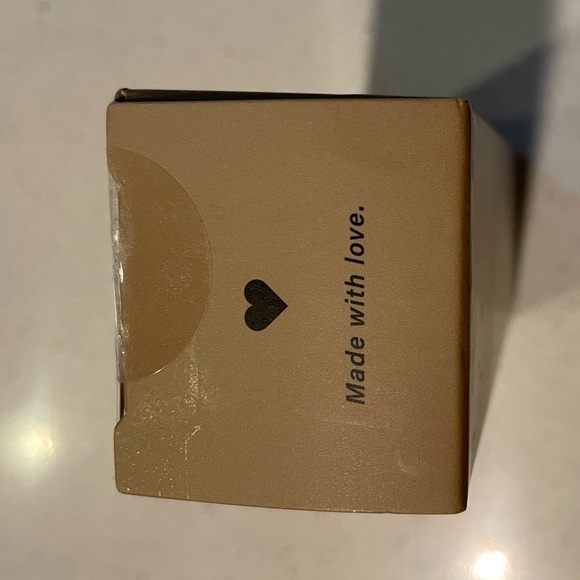 Dime wonderscreen tinted sunscreen - Picture 5 of 6